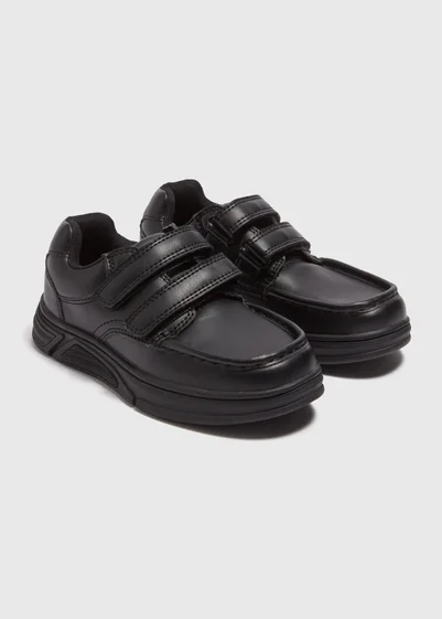 shoes of unoform materials